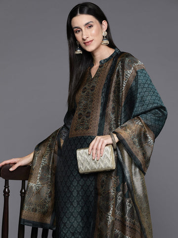 Varanga Grey Floral Printed Straight Kurta Paired With Solid Bottom And Printed Dupatta Vskd31918